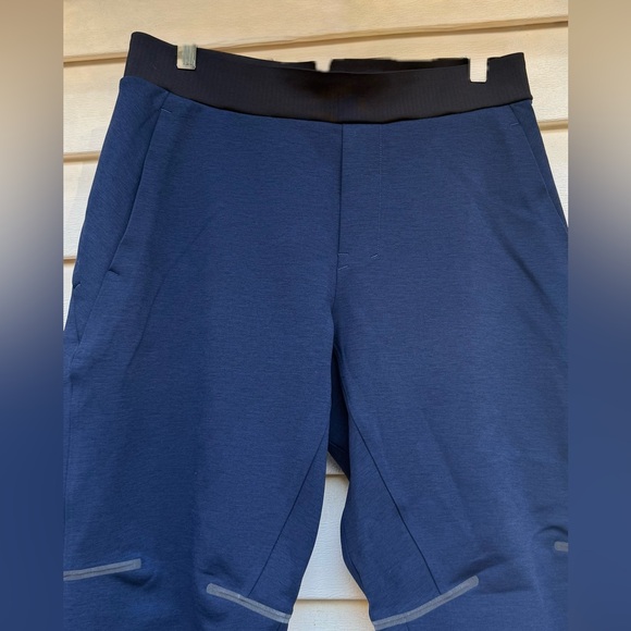 Lululemon Men’s Navy Blue Joggers Black Trim, Zippered Pockets, Size Large - Picture 7 of 11